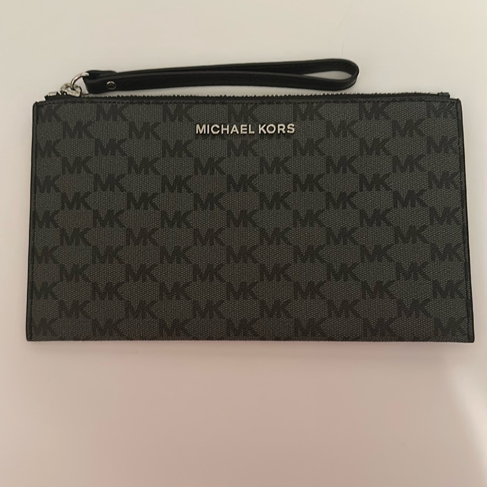 Michael Kors Jet Set Item Lg Zip Clutch Wristlet